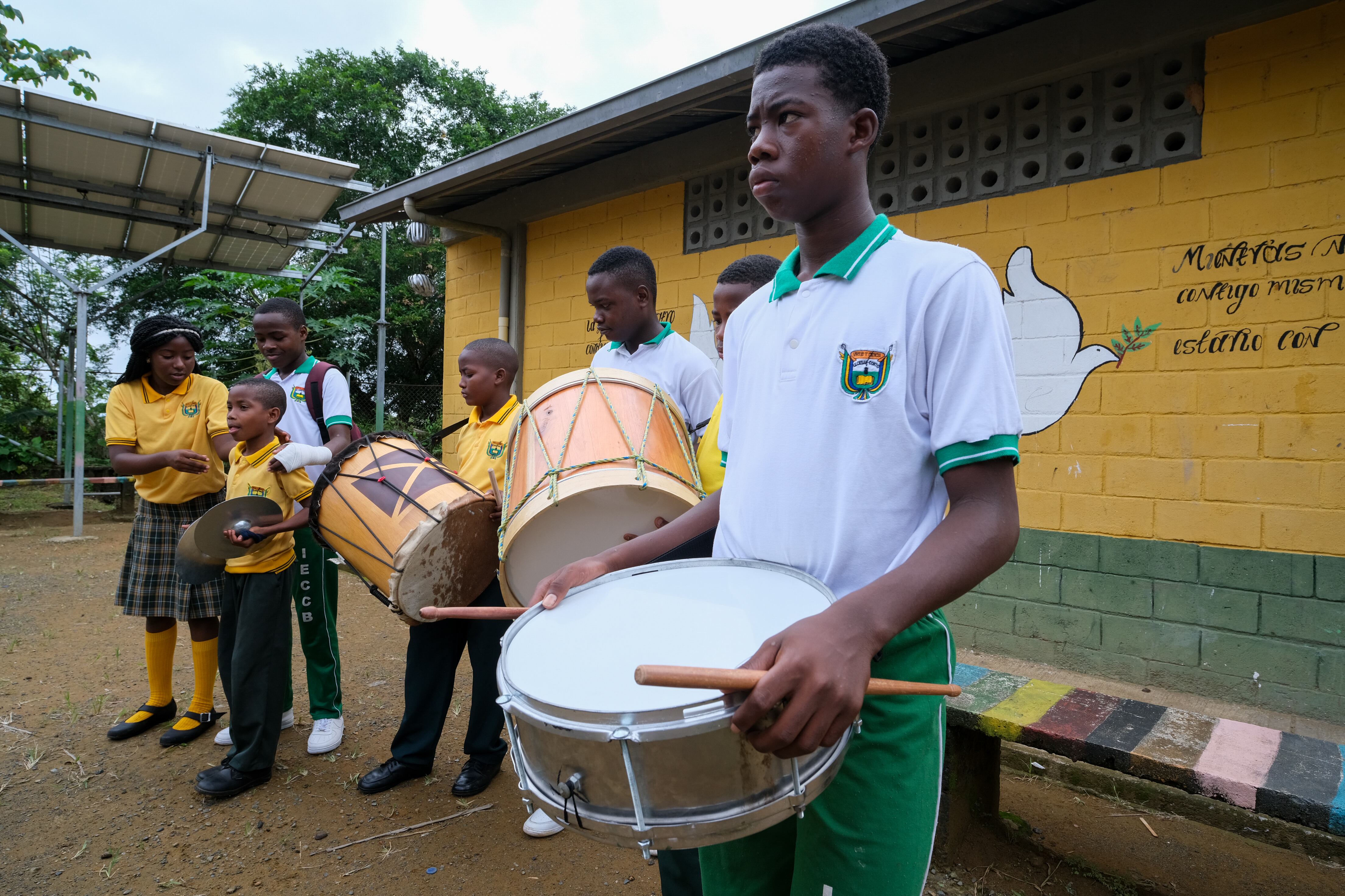 'Sonidos para la Construcción de Paz' transforma vidas y comunidades a través del poder de la música y las artes.