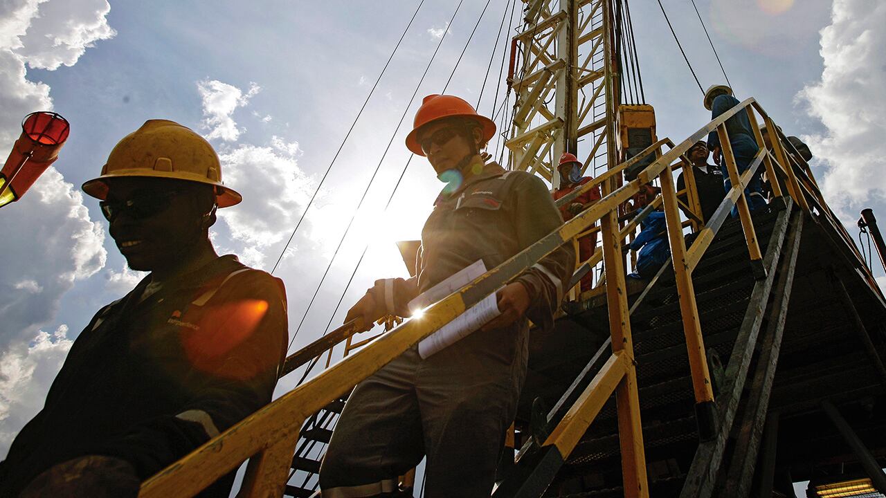 Las petroleras siguen atentas a las decisiones de Estados Unidos sobre el vecino país.