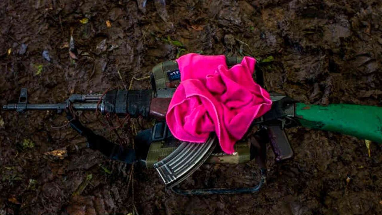 El fotógrafo Federico Ríos inaugura esta semana su exposición individual 'Los días póstumos de una guerra sin final' en Bandy Bandy Gallery en Bogotá.