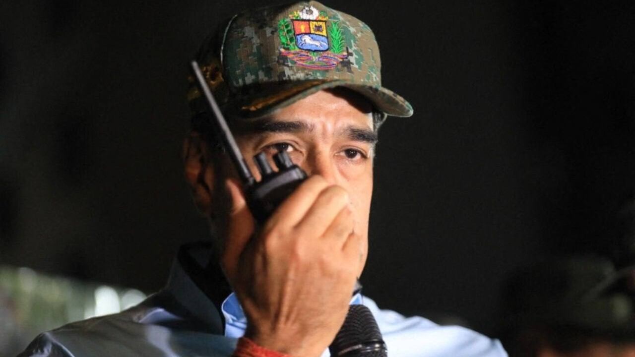 El dictador venezolano, Nicolás Maduro, pidió a los civiles venezolanos formar parte de la Fuerza Armada del país.