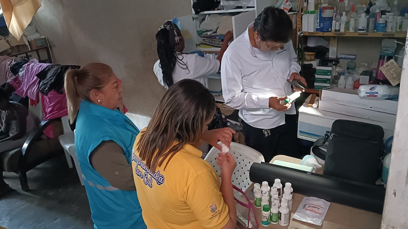 En visita reciente al Hogar Geriátrico San Mateo, ubicado en el barrio Petecuy de la Comuna 6, las autoridades locales encontraron medicamentos vencidos, falta de señalización en los pasillos, entre otras situaciones.
