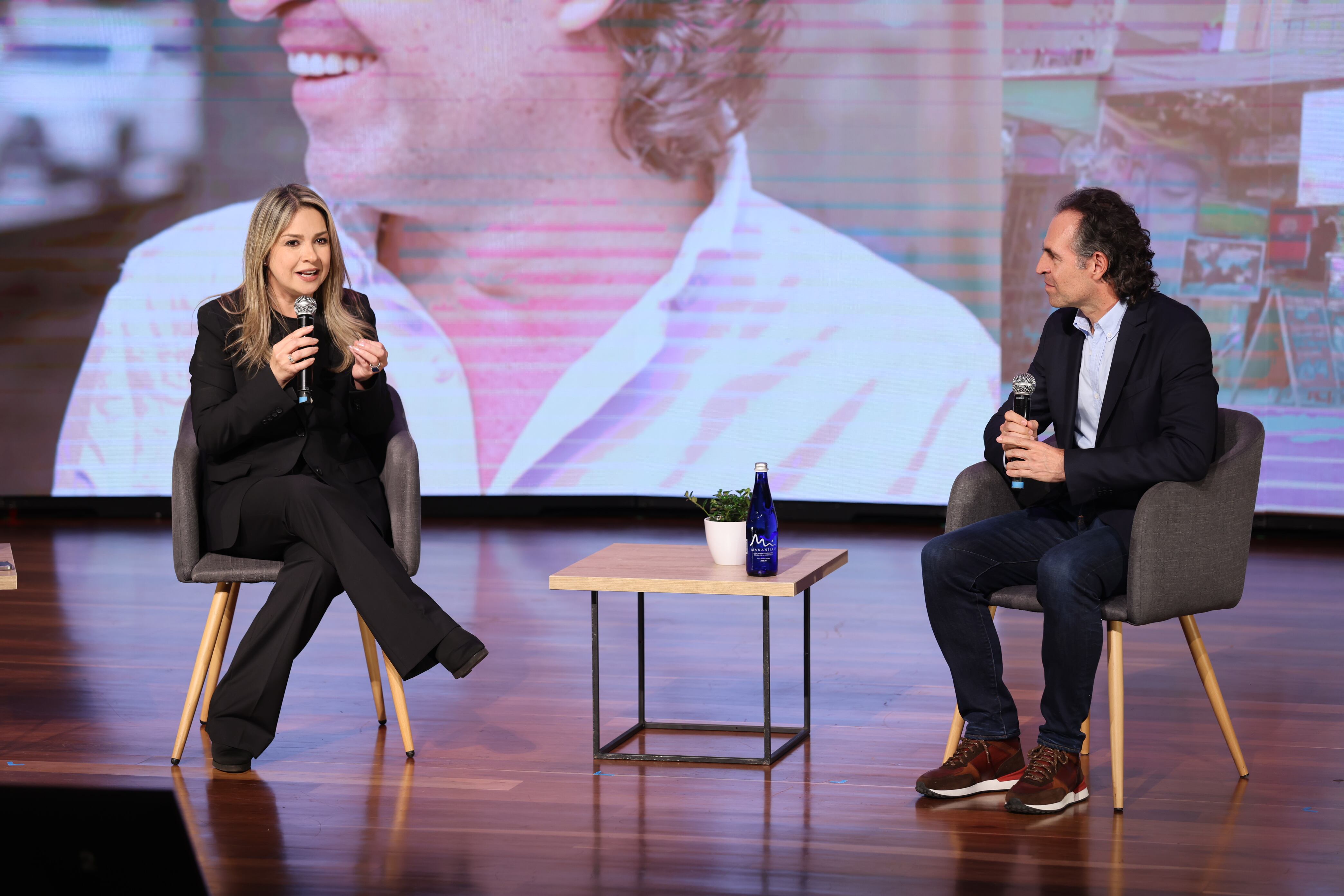 Vicky en Semana en las regiones
Alcalde de Medellín Federico Gutiérrez