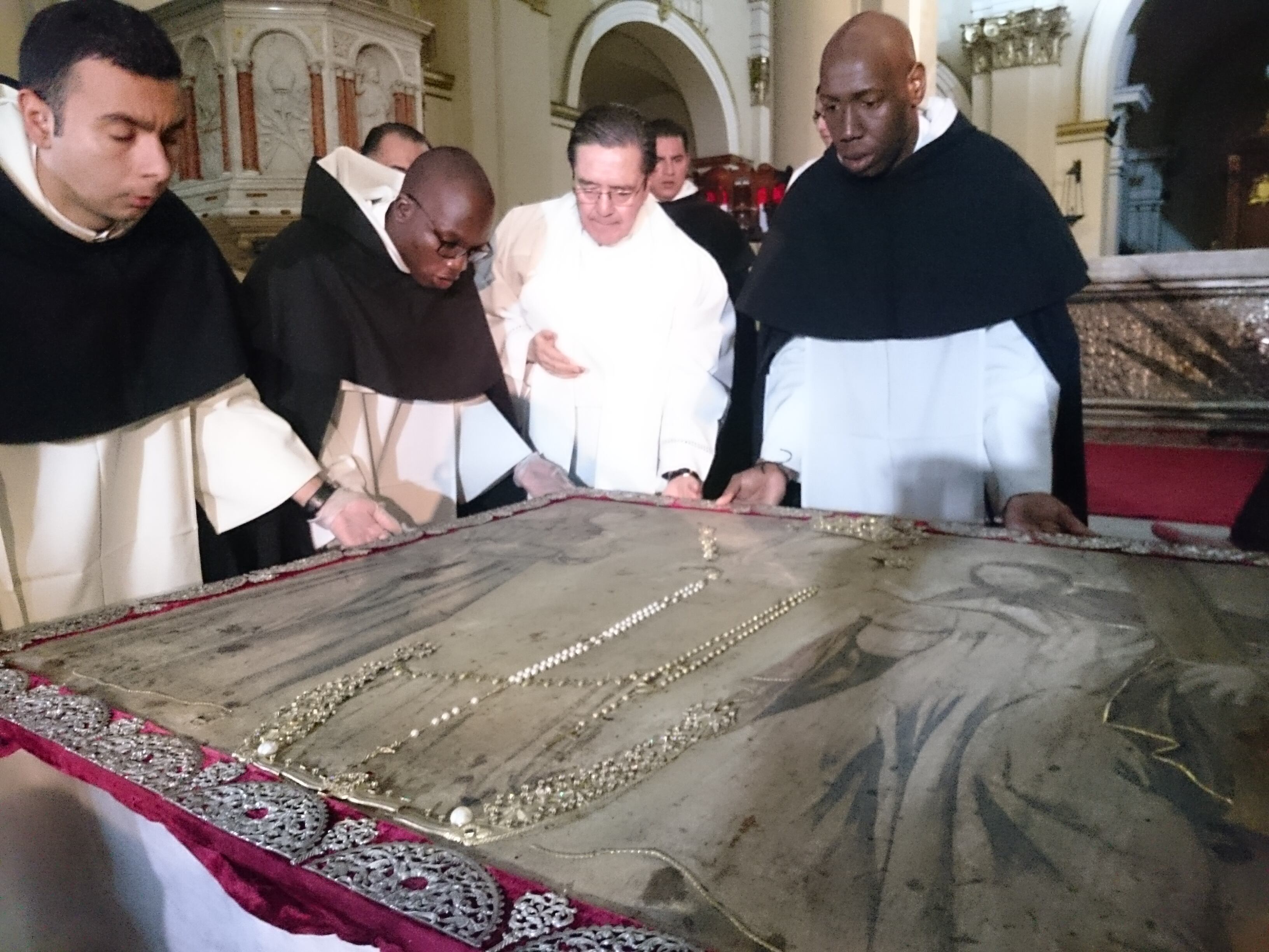 "Las cosas se nos dieron muy bien. Nosotros como comunidad de frailes
orábamos mucho, le pedíamos a nuestros hermanos de otros conventos que oraran para que esto saliera de la mejor manera. Y sin duda alguna, pues salió de la mejor manera", manifestó el fray.