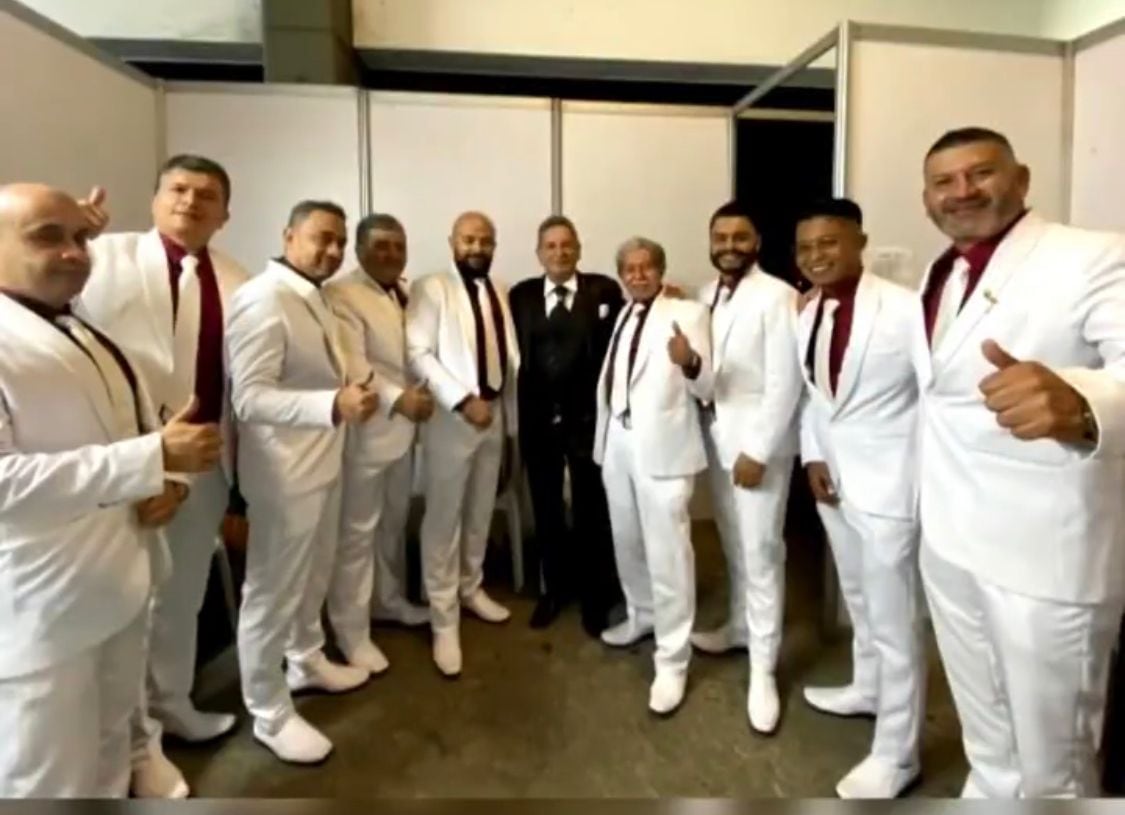 Celebrando la vida artística de Darío Gómez.