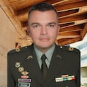 El teniente coronel retirado Óscar Miguel Moreno Arroyave y sede de la Procuraduría General.