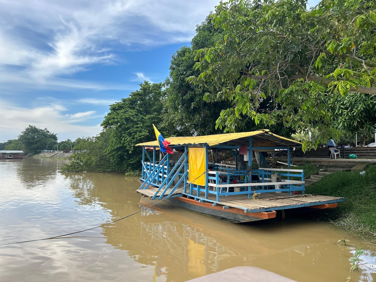 En el río Sinú, hay embarcaciones o planchones que resignifican el torrente y que ofrecen experiencias inolvidables.