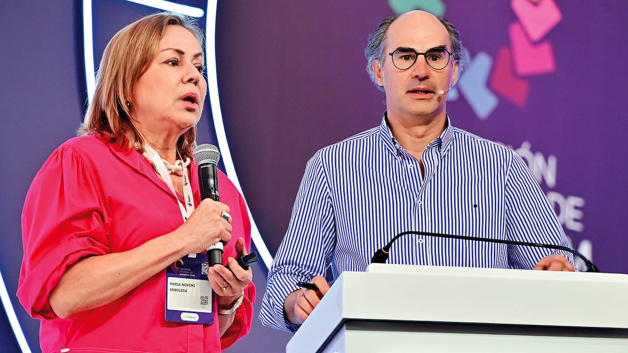 María Nohemí Arboleda, ministra de Minas y Energía, y Juan Camilo Nariño,
Presidente de ACM.