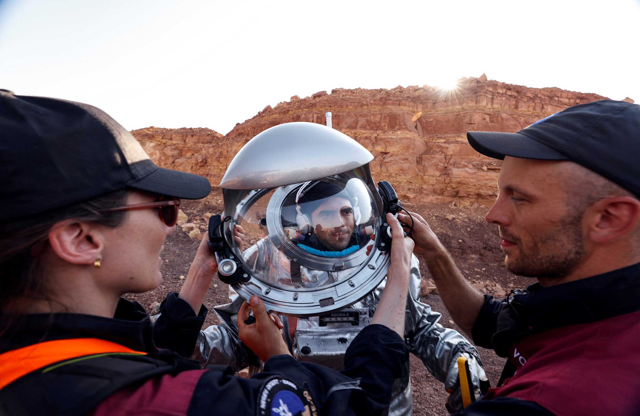 En un cráter rocoso israelí, los científicos simulan la vida en Marte