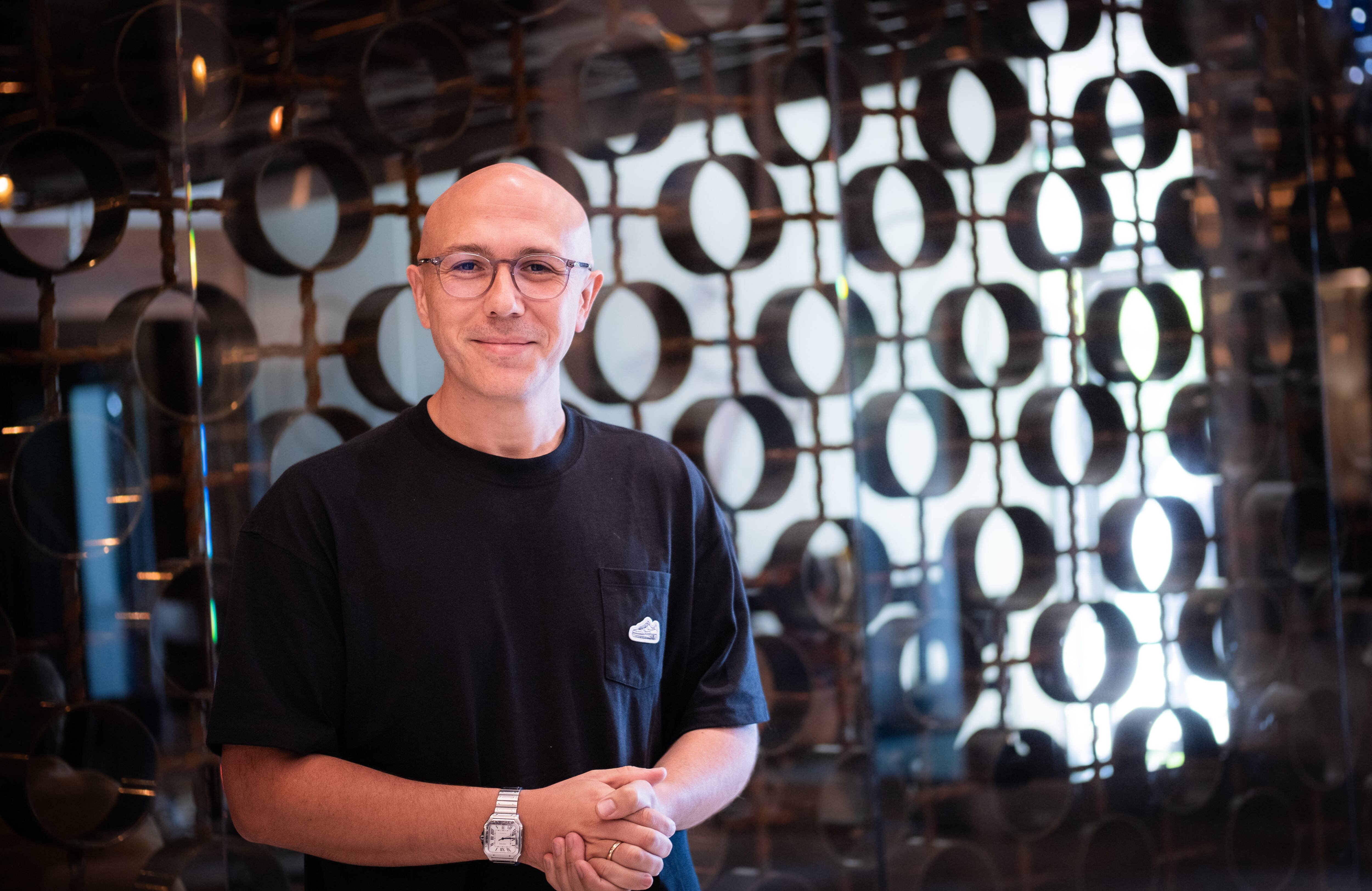 Médico cirujano de formación y referente latinoamericano en medicina funcional. Autor de libros bestseller que ha acompañado a miles de personas en procesos de transformación de su salud. En su taller abordará la longevidad femenina no solo como un asunto de edad, sino como el resultado de decisiones tempranas: el sueño, la nutrición, el manejo del estrés y la salud hormonal son pilares fundamentales que determinan la calidad de vida de las mujeres.