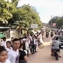 Con una caravana y honores en la plaza central del municipio fue despedida la joven asesinada en Algarrobo.