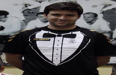 La segunda camiseta de la Cultural Leonesa para la temporada 2014-2015.