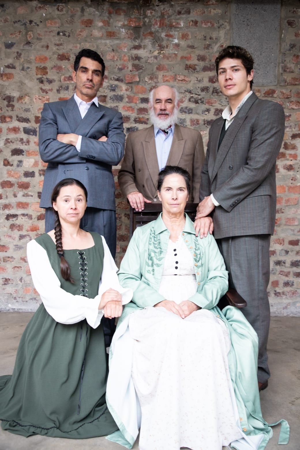 Laura García, Hernán Méndez, Tiberio cruz, Gabriel Ayala y Yuly Pérez conforman el reparto de 'Largo Viaje hacia la Noche', adaptación de Juan Fischer de la obra de Eugene O’Neill.