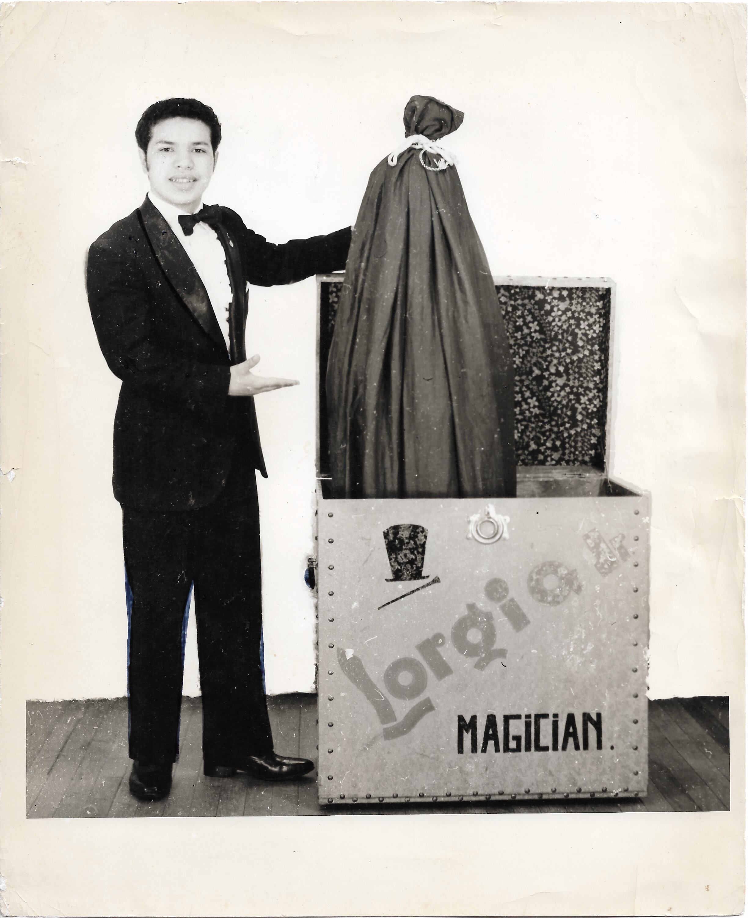 El Museo Nacional de Colombia rinde un homenaje a Gustavo Lorgia y a la historia de la magia en el país con la exposición ‘Por arte de magia’ .