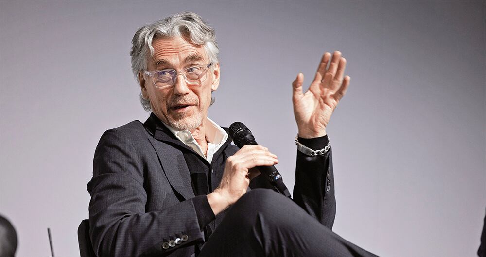 Tony Gilroy viene de un linaje reconocido de directores y guionistas, y lo honra con dos temporadas excepcionales de Andor. La serie mira a lugares profundos y difíciles, pero necesarios (ahora como en los últimos 4.000 años).