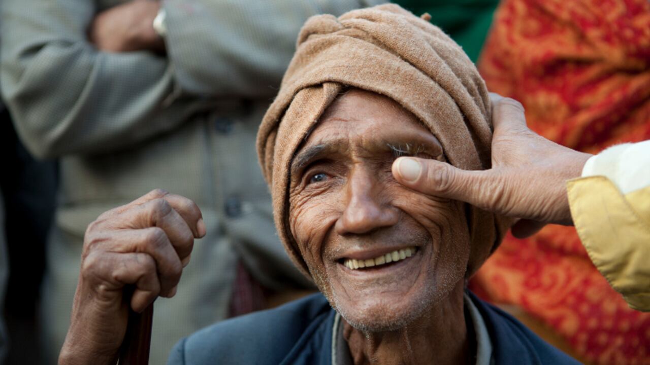 En India hay más de 15 millones de ciegos, cerca de la mitad del total mundial; sin embargo, 80% podría ser detectado y tratado.