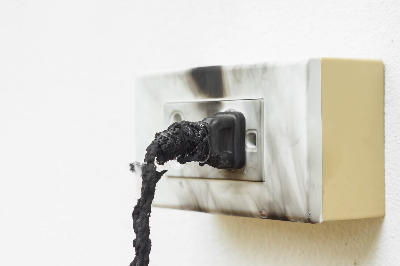 Dejar algunos electrodomésticos conectados puede causar graves accidentes.