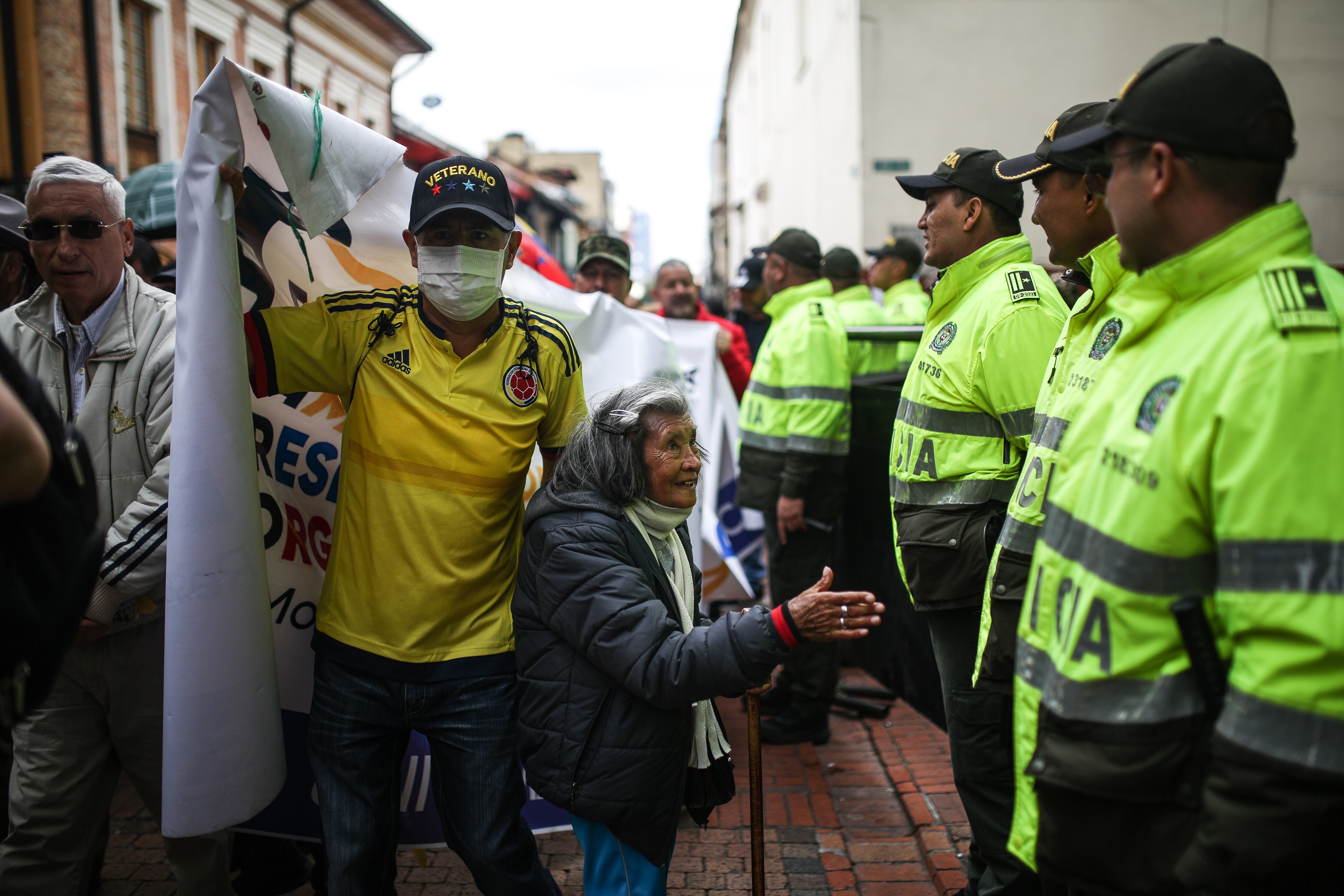 Marchas plantón en contra del presidente Gustavo Petro 
Elección de Fiscal, apoyo a la corte