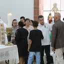 El gobernador de Antioquia, Aníbal Gaviria, se comprometió a estar atento a las investigaciones que permitan esclarecer este crimen, que tiene consternados a todo un país.