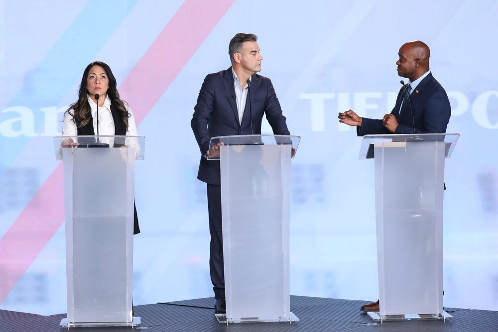Debate de candidatos a la Vicepresidencia Jose Luis Esparza, Merelen castillo y Luis Giberto Murillo