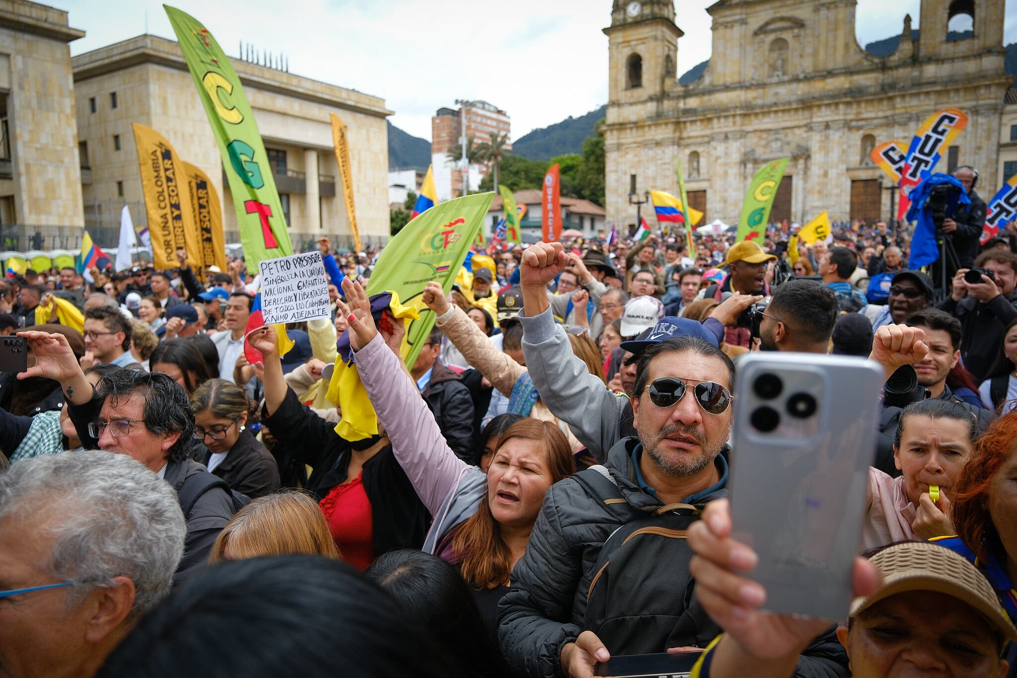 Seguidores del presidente, Gustavo Petro, reunidos el 3 de febrero de 2026 en la Plaza de Bolívar, en Bogotá, mientras él visitaba en Washington a Donald Trump, mandatario de los estadounidenses