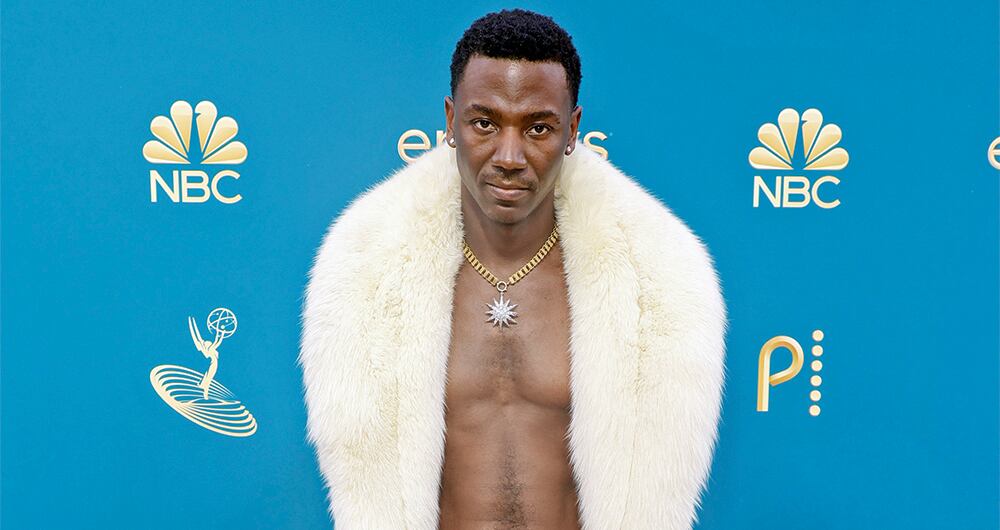 El comediante Jerrod Carmichael presentará la ceremonia con carta blanca para criticar, porque hay lugar para eso en los Globos.