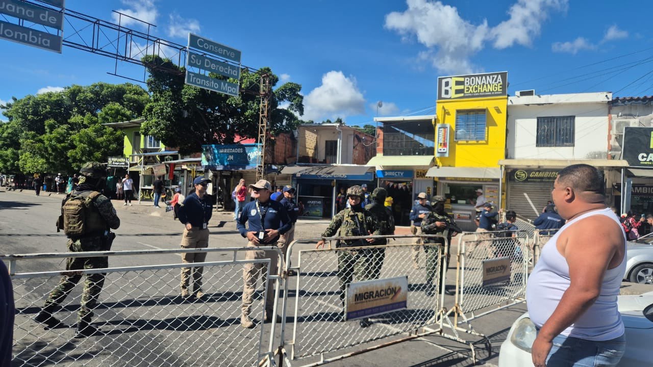 Colombia adelantó cierre de la frontera con Venezuela por elecciones y sorprendió a viajeros en Norte de Santander

La medida comenzó a aplicarse desde la mañana de este viernes, varias horas antes de lo previsto inicialmente. Migración Colombia confirmó que el cierre se extiende a todos los pasos fronterizos terrestres y fluviales del país hasta el lunes 22 de junio.