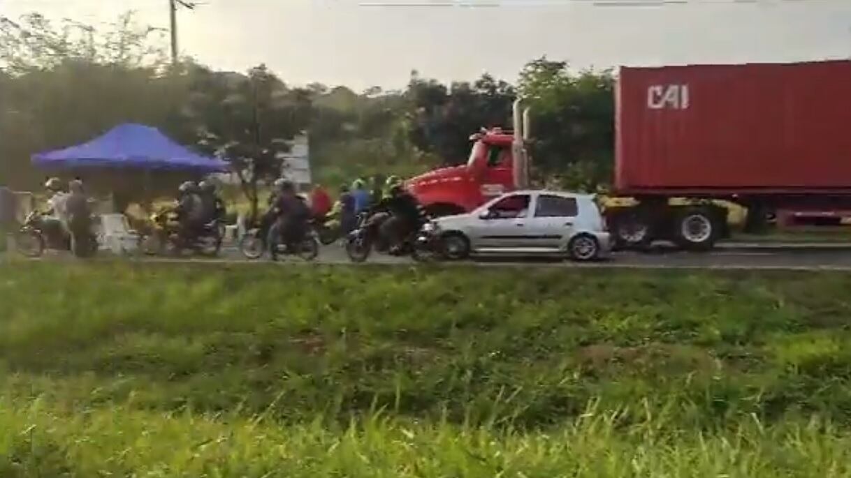 Comunidades afro levantaron bloqueo en la vía panamericana entre Bugalagrande y Tuluá, Valle; este es el acuerdo al que llegaron.