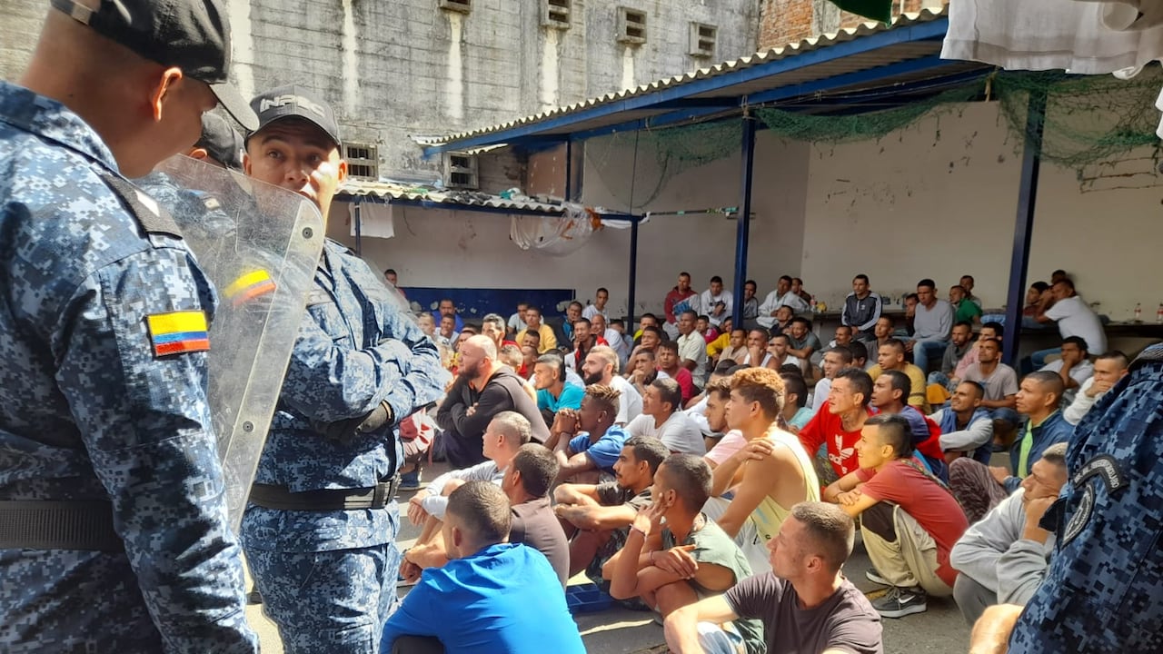 Fotos referenciales de centros de detención en Colombia.