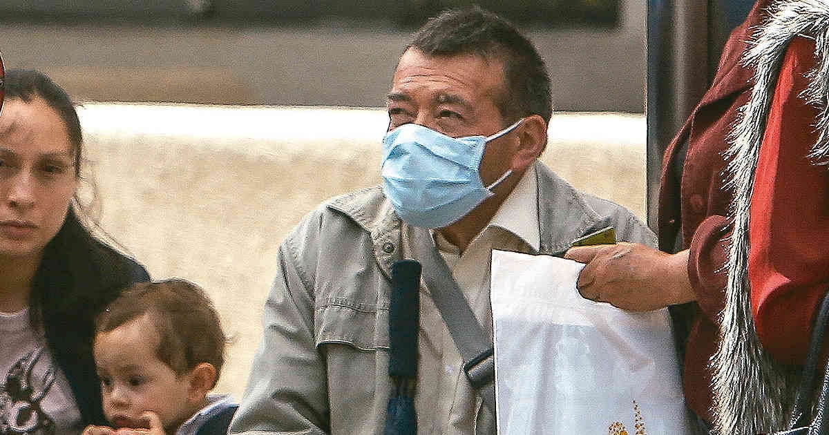 La Secretaría de Salud iniciará la entrega masiva de tapabocas en las zonas de la ciudad donde fue declarada la alerta naranja. Foto: archivo/Semana. 