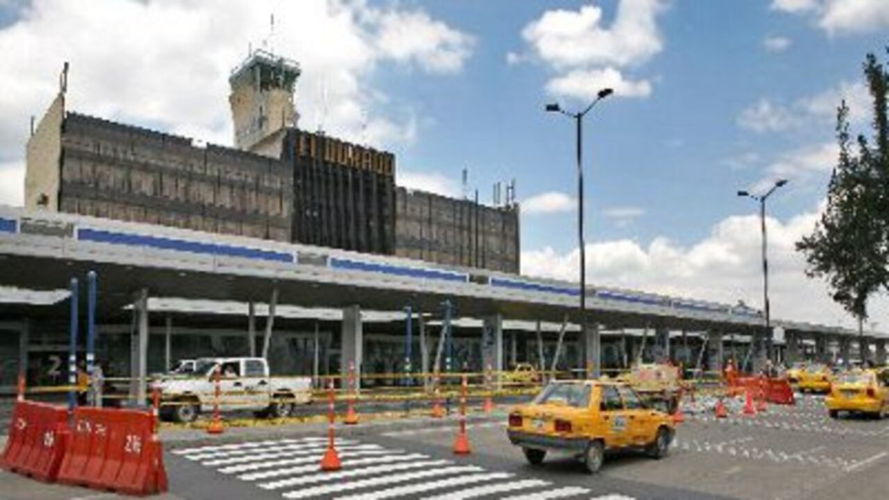 Por ahora no se sabe si Transmilenio llegará al aeropuerto El Dorado.