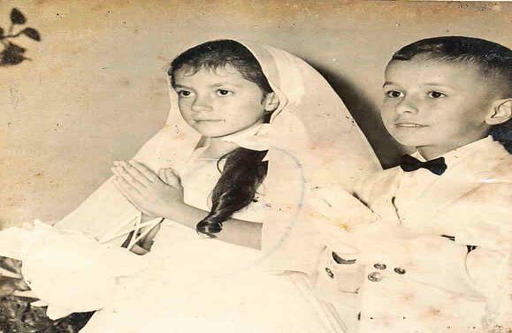 Primera comunión de Rosario y Andrés, de 8 y 7 años, respectivamente.