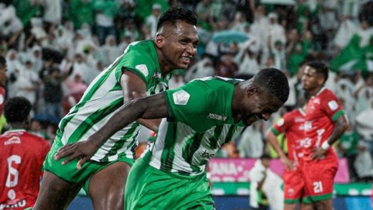 Alfredo Morelos celebra con Dairon Asprilla.