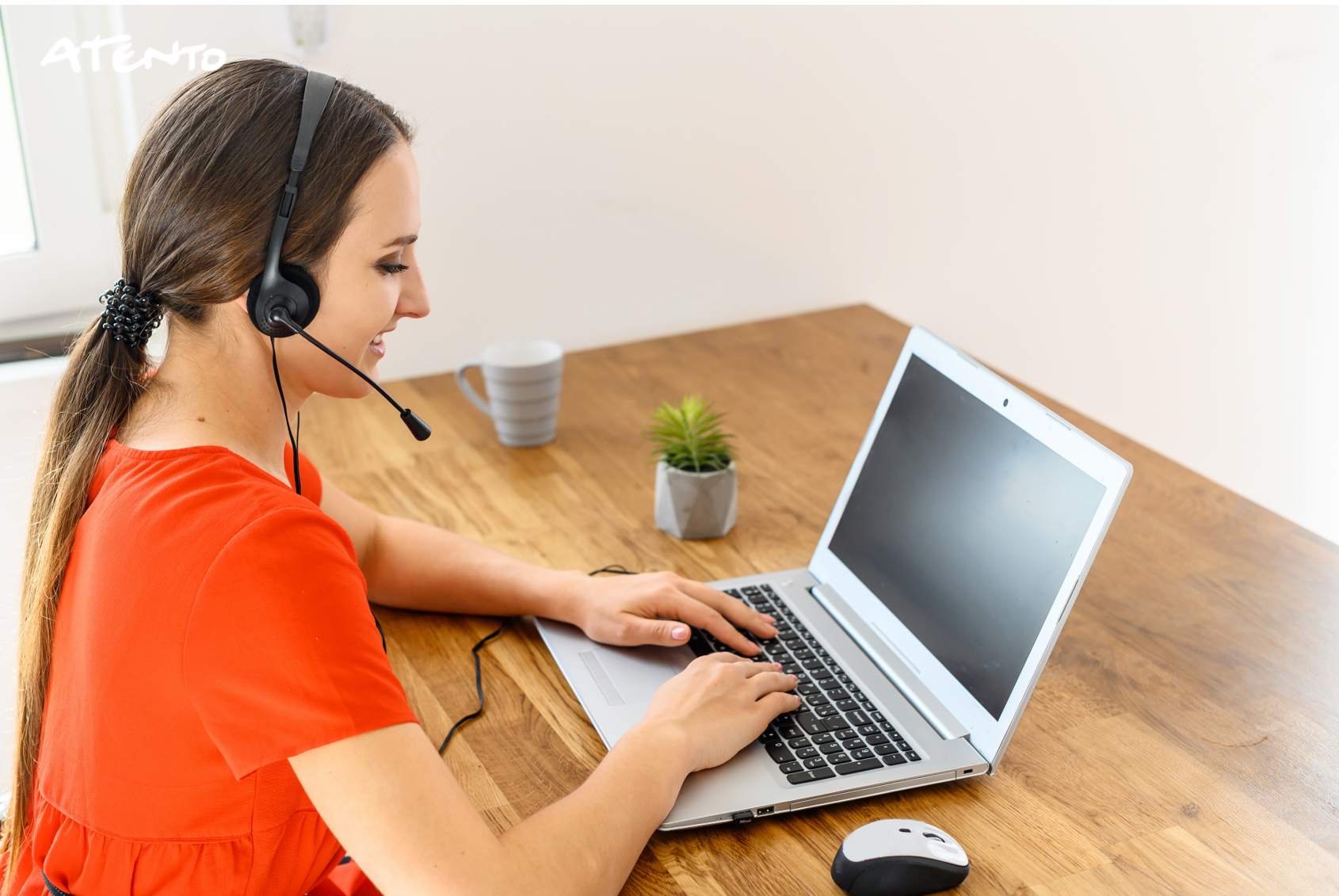 El 75% de empresas reportó un descenso en sus ventas y el 69% de ellas redefinirá su estrategia comercial dándole prioridad a un esquema de ventas con atención omnicanal. Precisamente, Atento ofrece una mayor capacidad de reacción y adaptación a las diferentes solicitudes de servicios de gestión.