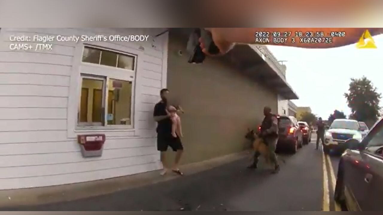 Un hombre usó a su bebé como escudo humano para evitar ser detenido por la policía en Florida