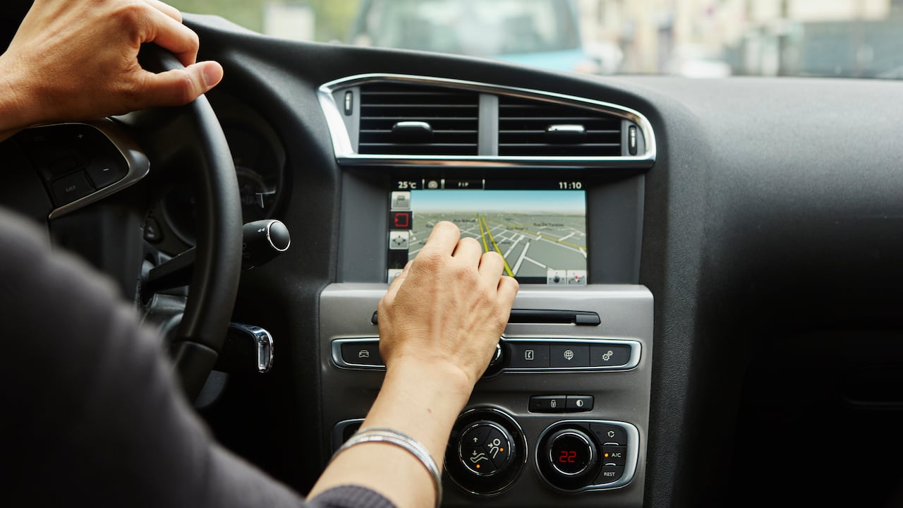 Revisar carro todos los días evitará daños.