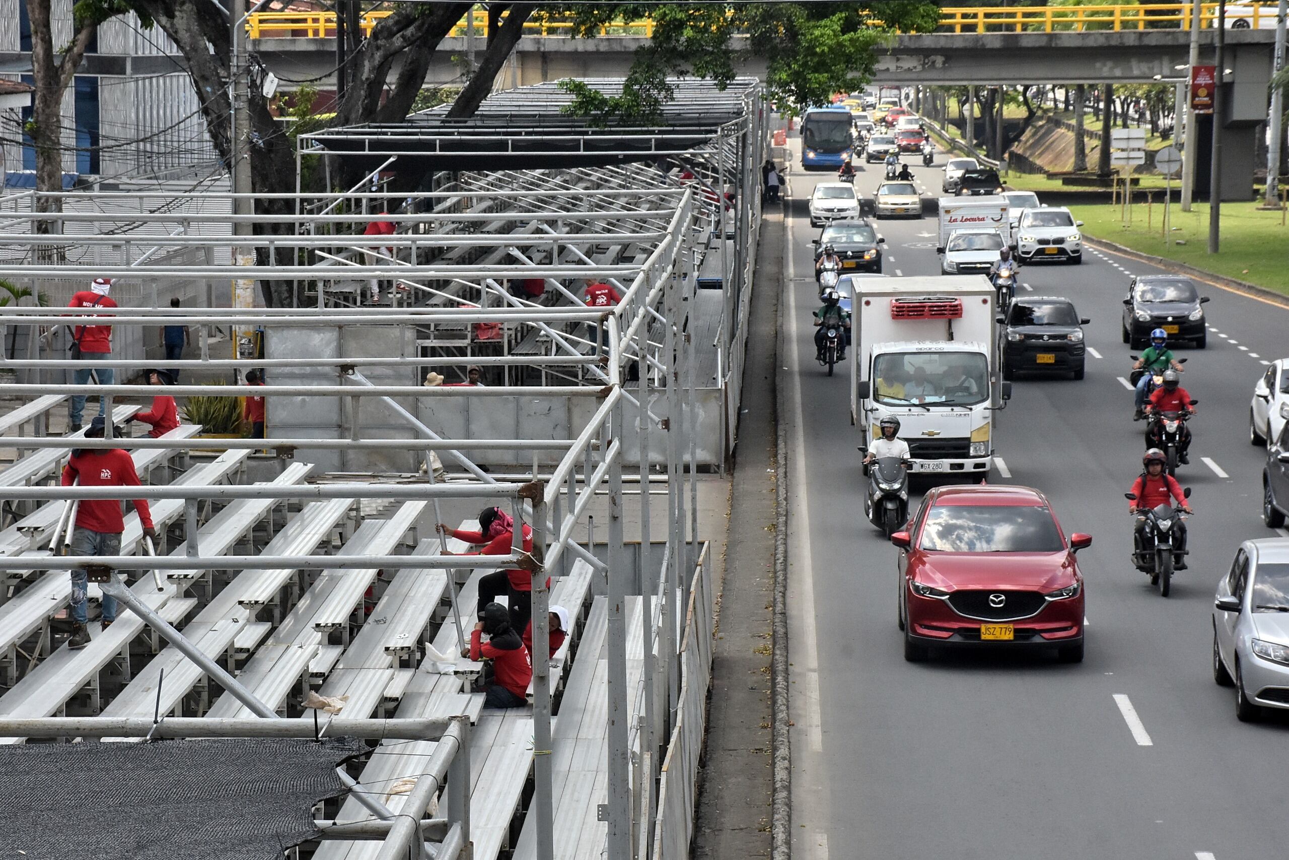 Instalación graderías 67 feria de Cali