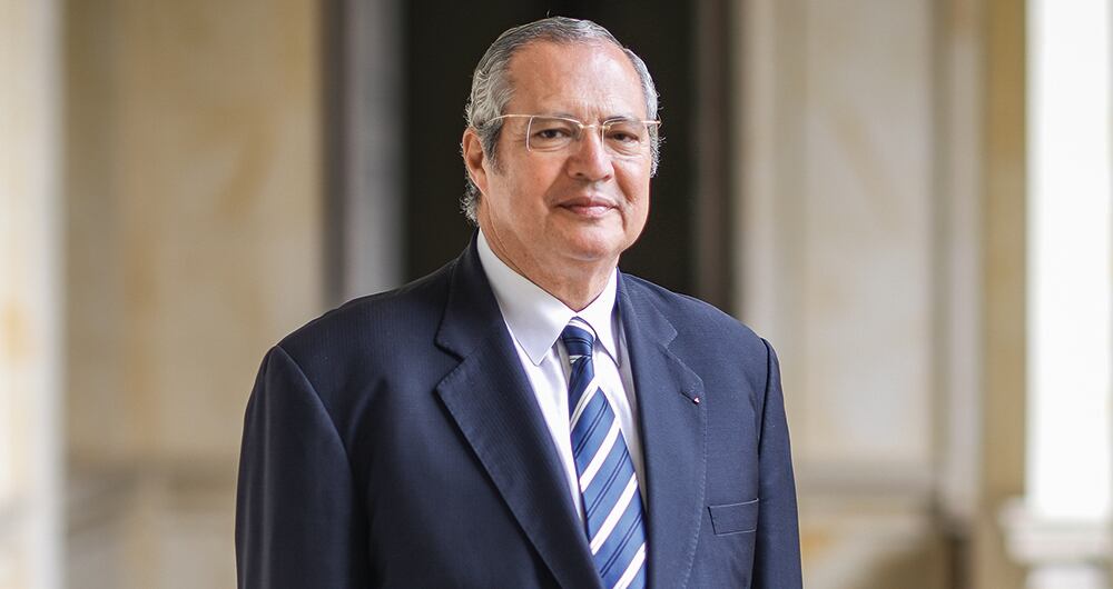 Iván NamePresidente del Senado