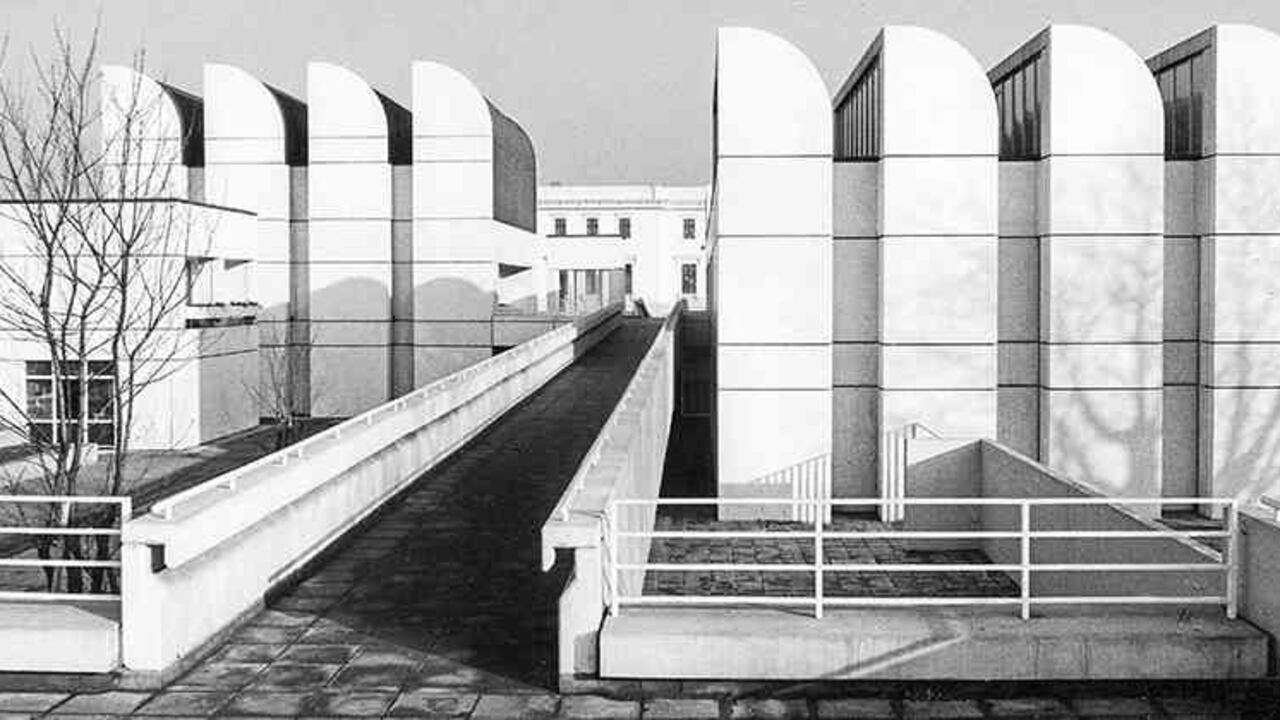 El edificio de la Bauhaus en la calle Van-der-Heydt, construido en 1978 con base en un diseño de Walter Gropius. Foto: Harry Croner/Getty Images.