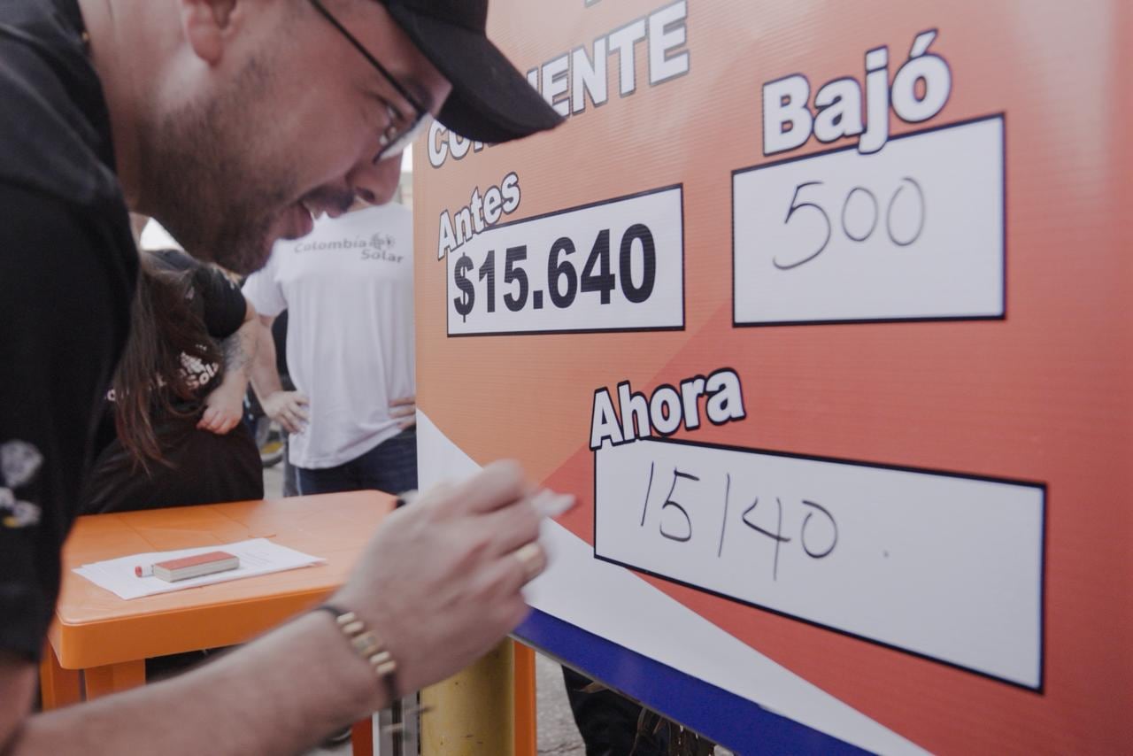 Ministro de Minas Edwin Palma, hizo show en Barranquilla para anunciar la baja en el precio de la gasolina en $ 500 desde febrero de 2026