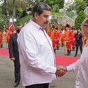 El presidente está normalizando su relación con Maduro.
