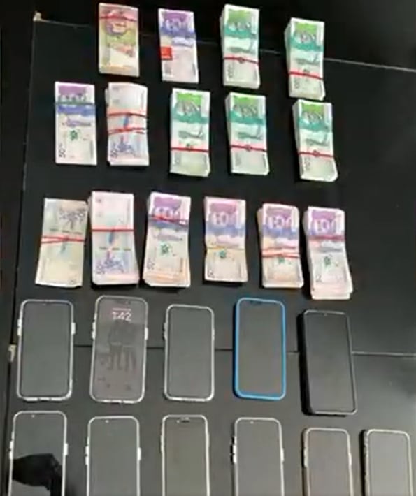 Se incautaron $90 millones de pesos en efectivo y 10 celulares.