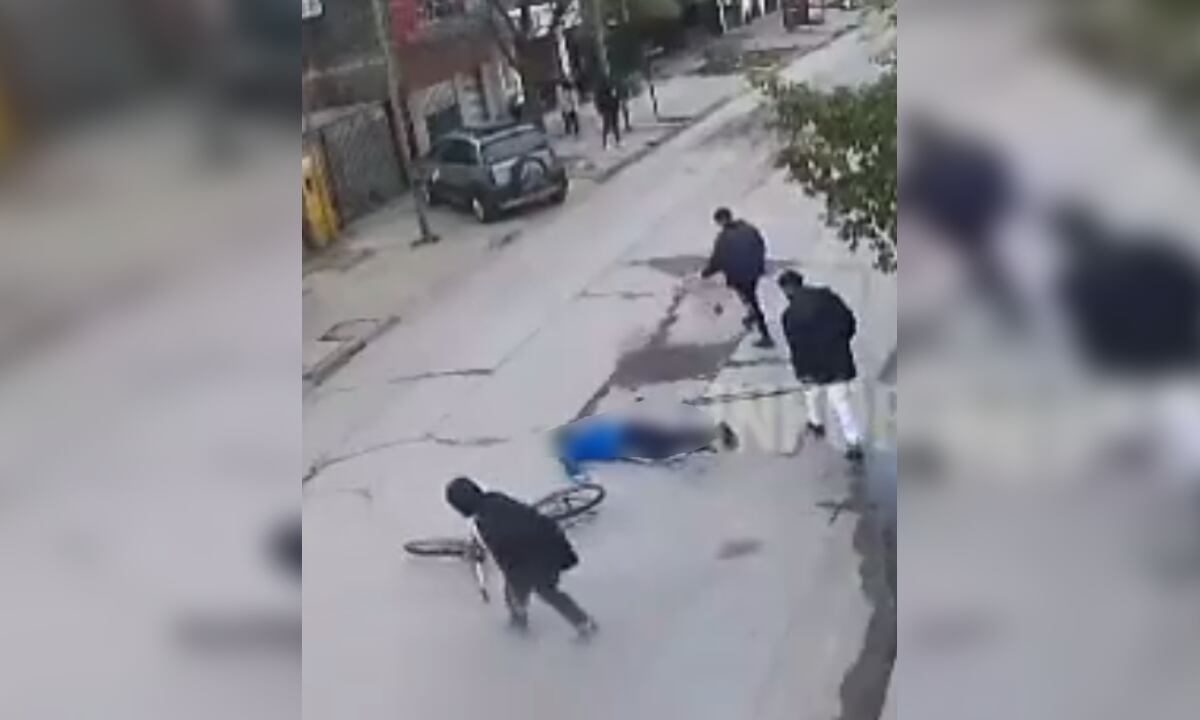 Las fuertes imágenes fueron captadas por las cámaras de seguridad de Buenos Aires el pasado lunes.