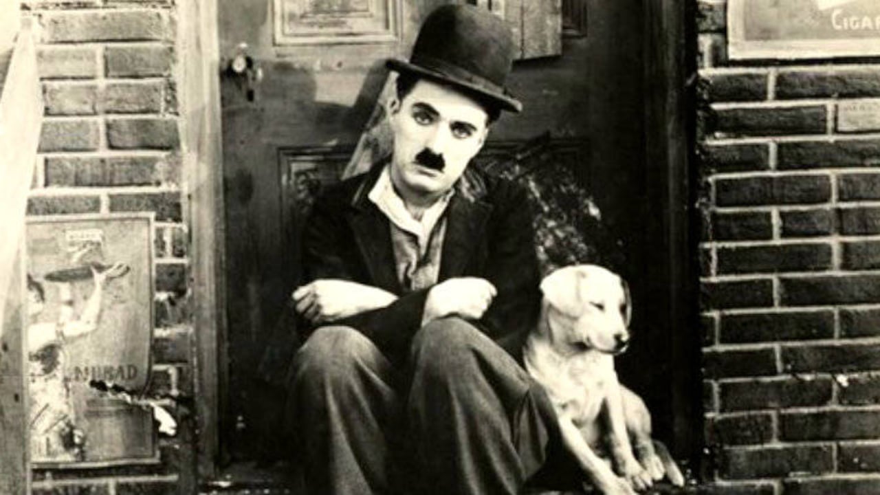 Charlie Chaplin en 'A Dog's Life', uno de los cortos que se proyectarán en Revista Chaplin. Foto: Wikimedia Commons.