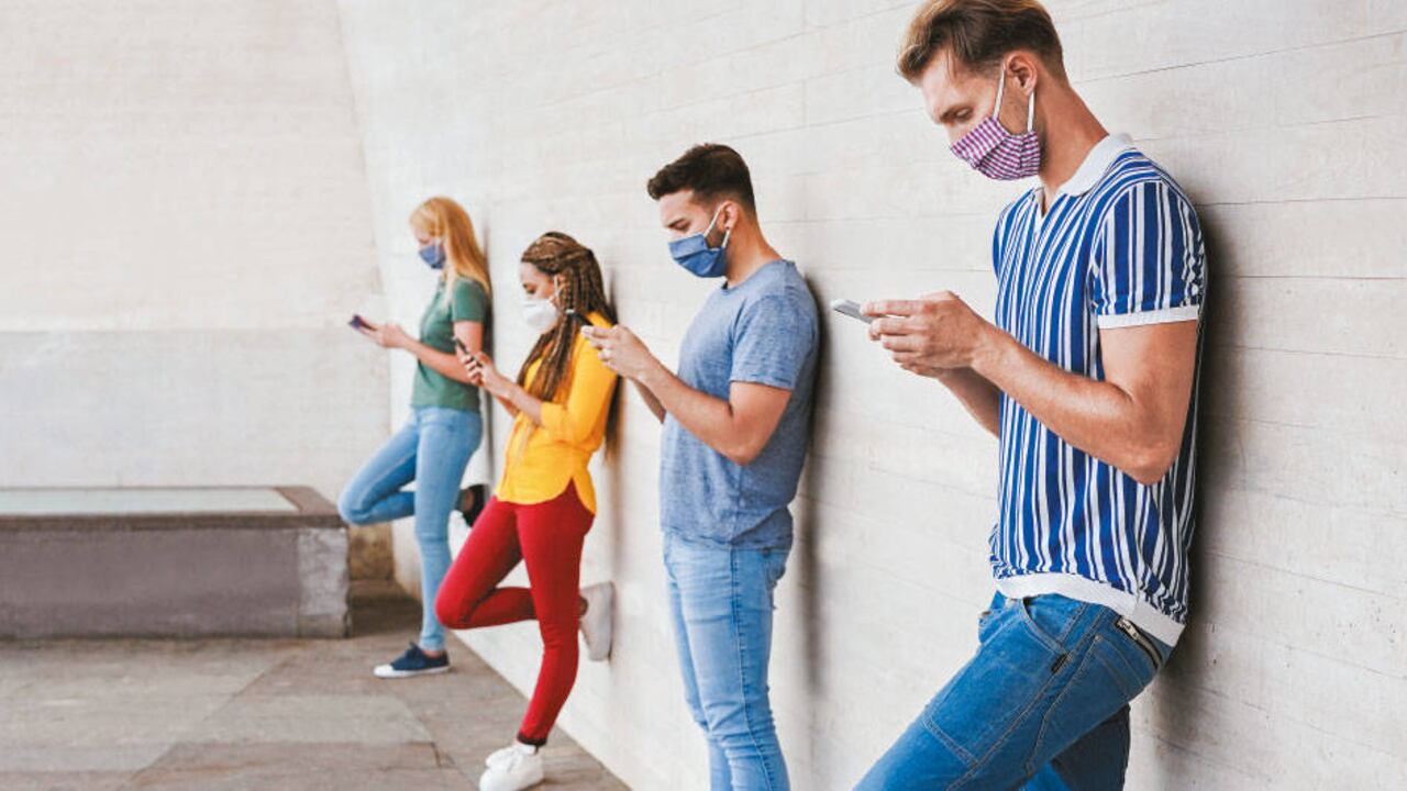 La banca móvil y las sucursales virtuales han facilitado la transferencia de recursos entre bancos, ciudades y países.