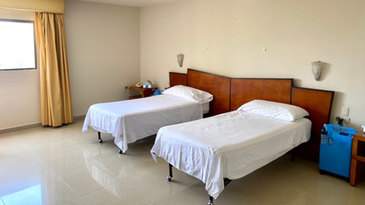 Imagen de una de las habitaciones habilitadas en el hotel.