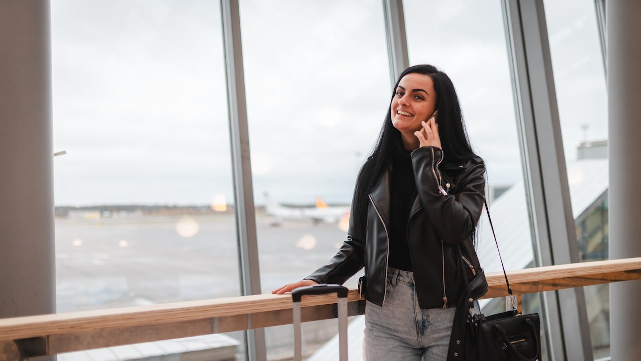 Salir del aeropuerto mientras se está en escala