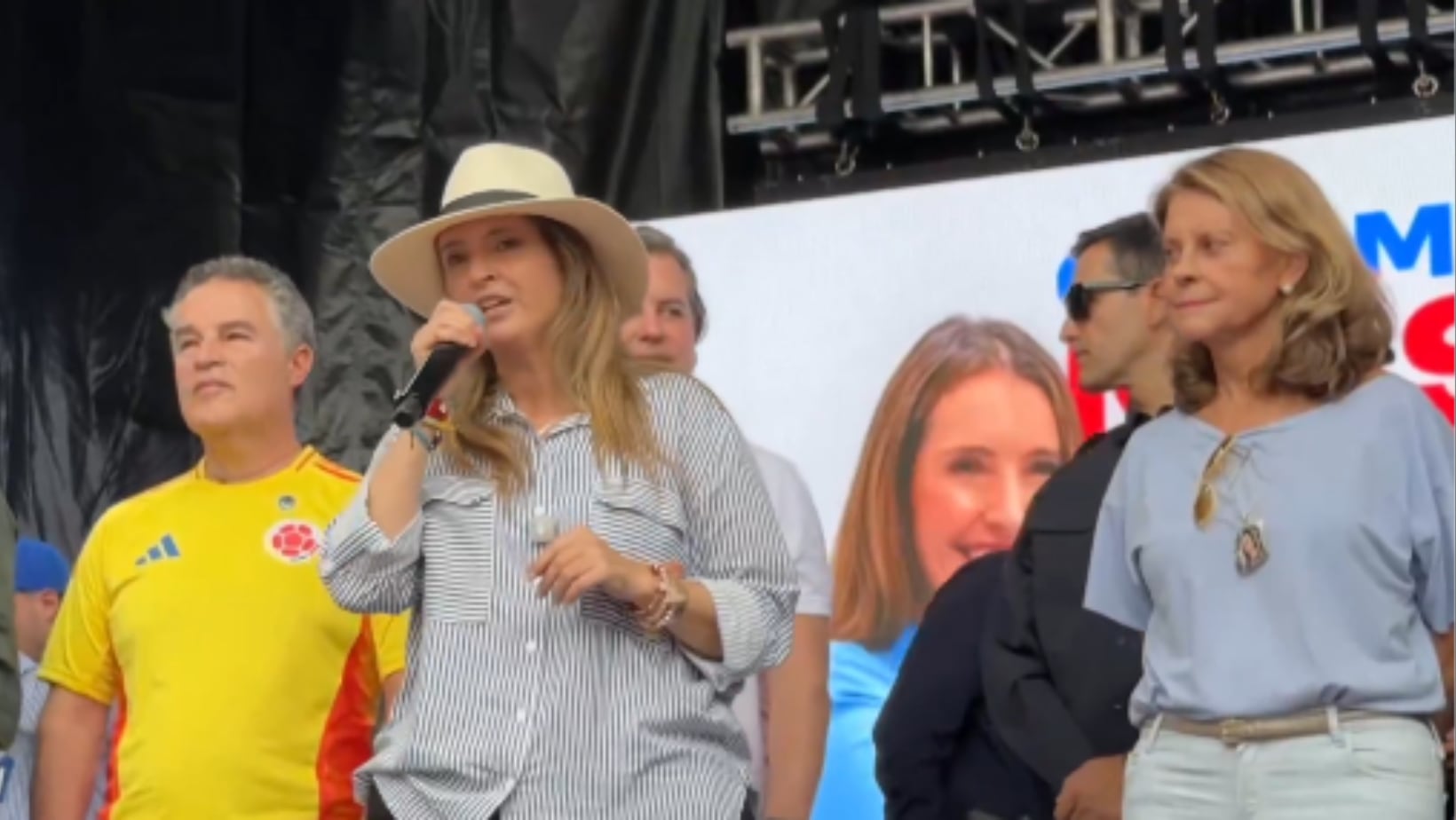 La candidata presidencial lanzó un contundente mensaje.