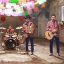 La banda de música norteña recibió una lamentable noticia durante un concierto.