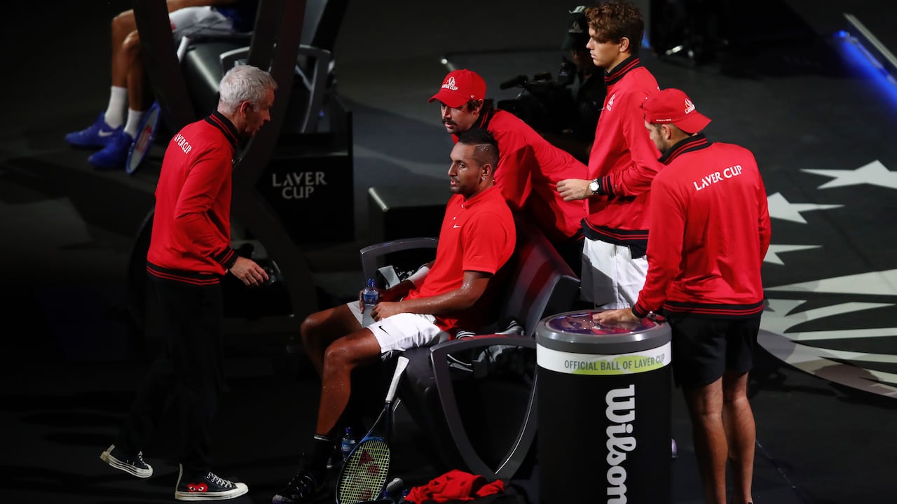 Nick Kyrgios (centro) disputando Laver Cup cuando estaba en lo más alto de su carrera deportiva.