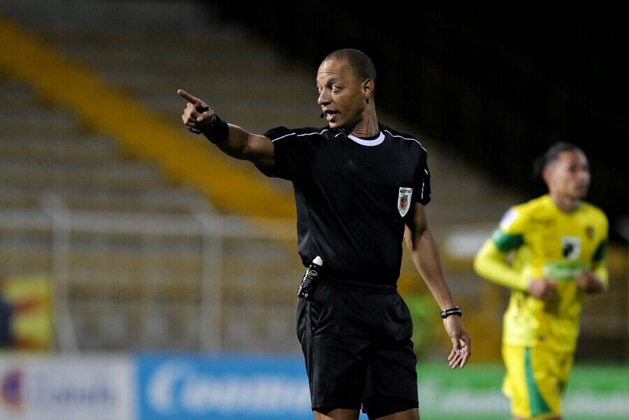 Nolberto Ararat también fue borrado del panel de árbitros del FPC